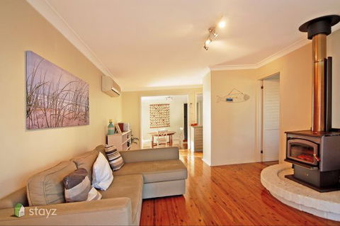 Hayes Beach House - Hobart Tourism 0