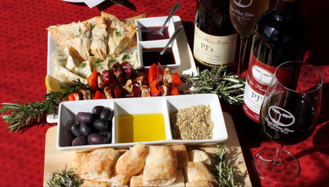 Angas Plains Estate Wines Heritage Suite - Tourism TAS 7