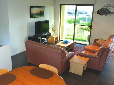 Beach House 204 - Hobart Tourism 3