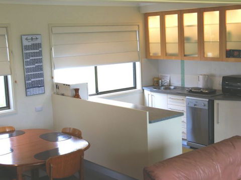 Beach House 204 - Hobart Tourism 4