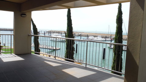 Marina Vista - Tourism TAS 4