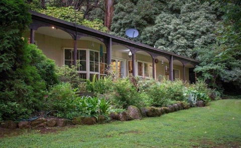 Sunflower Cottage - Hobart Tourism 3