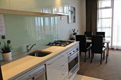 ADELAIDE DRESSCIRCLE APARTMENTS - THE PALMS APARTMENTS KENT TOWN - Tourism TAS 1