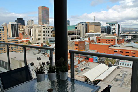 ADELAIDE DRESSCIRCLE APARTMENTS - THE PALMS APARTMENTS KENT TOWN - Tourism TAS 3