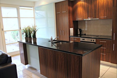 ADELAIDE DRESSCIRCLE APARTMENTS - THE PALMS APARTMENTS KENT TOWN - Tourism TAS 10