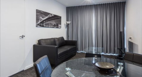 ADELAIDE DRESSCIRCLE APARTMENTS - THE PALMS APARTMENTS KENT TOWN - Tourism TAS 17