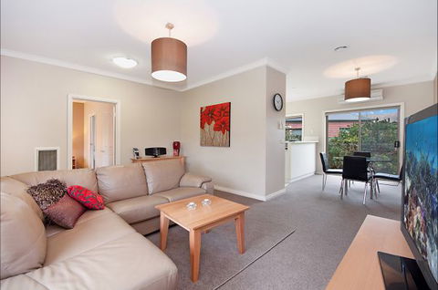 Hamilton Accommodation - Hobart Tourism 1
