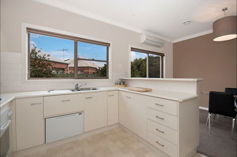 Hamilton Accommodation - Hobart Tourism 5