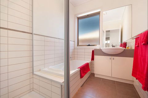 Hamilton Accommodation - Hobart Tourism 9