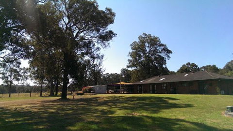 Villa Malbec - Hobart Tourism 0
