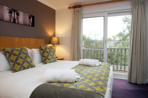 Villa Malbec - Hobart Tourism 6