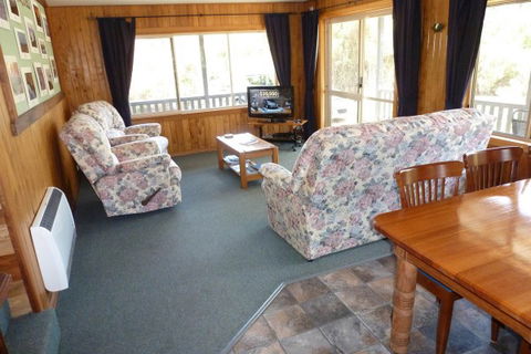 Arties Cottage Accommodation - Tourism TAS 1