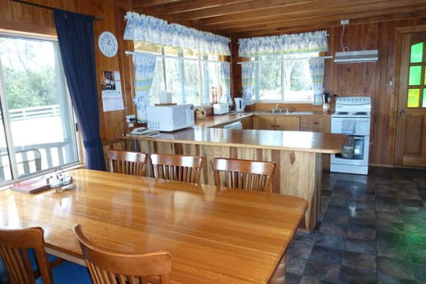 Arties Cottage Accommodation - Tourism TAS 4