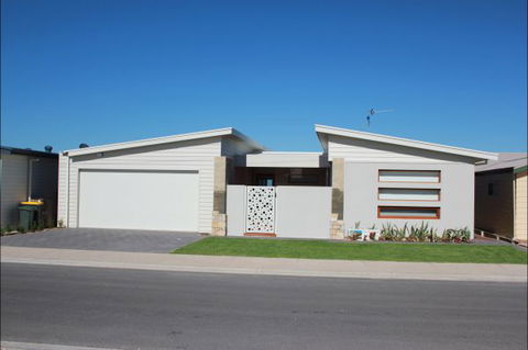 Beach Bliss Wallaroo - Hobart Tourism 4