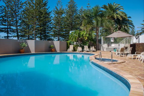 Cashelmara Burleigh Beachfront Apartments - Tourism TAS 0
