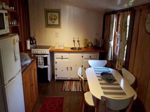 Cameron's Cottage - Hobart Tourism 1