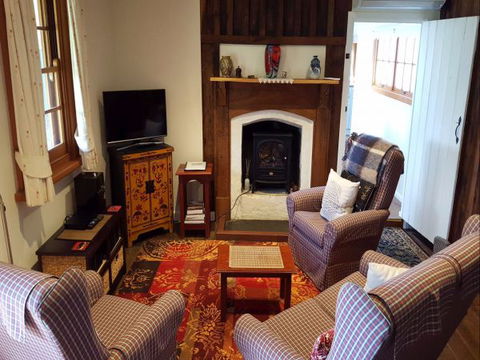 Cameron's Cottage - Hobart Tourism 2