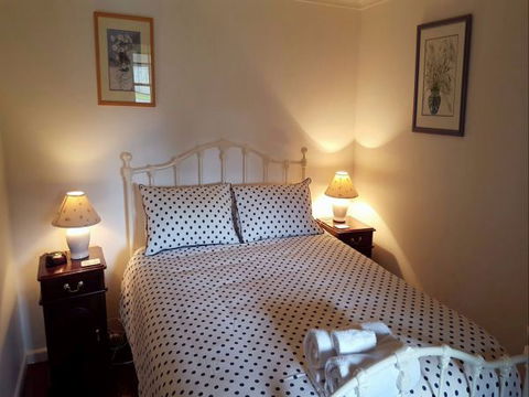 Cameron's Cottage - Hobart Tourism 3