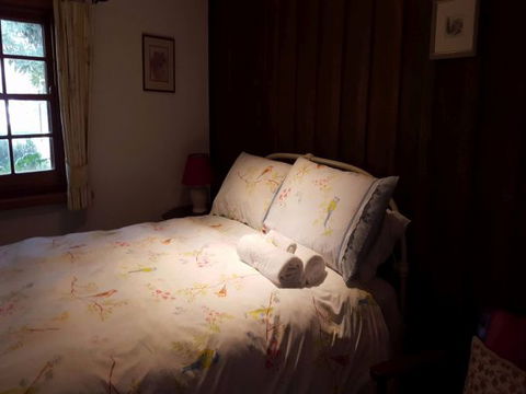 Cameron's Cottage - Hobart Tourism 5