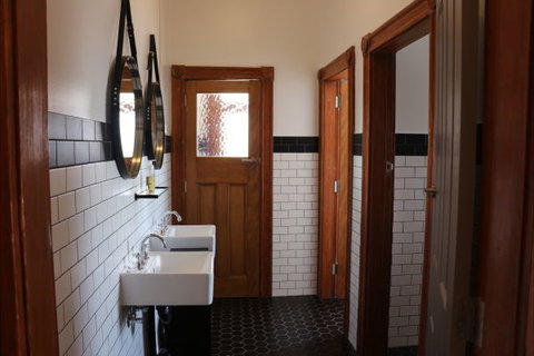 Guildford Hotel - Tourism TAS 4