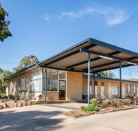 Gulgong Motel by Aden