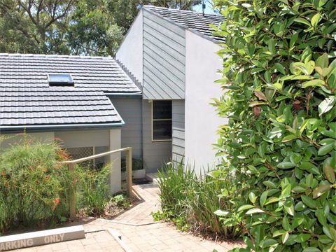 Hyams Beach Holiday Apartment - Hobart Tourism 0