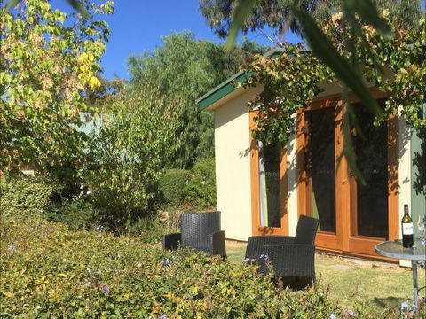 Jonathan Art Centre - Jarramarrumba House - Tourism TAS 4
