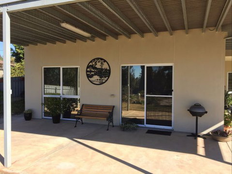 Lyreen's Apartment Bed And Breakfast - Tourism TAS 4