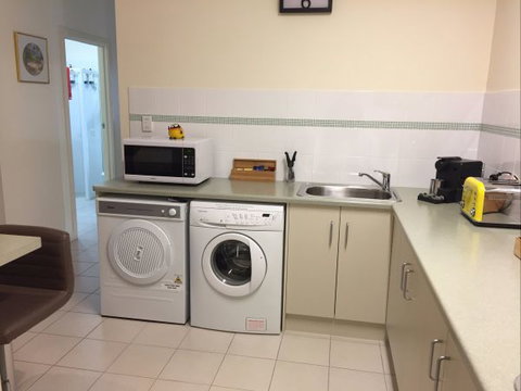 Lyreen's Apartment Bed And Breakfast - Tourism TAS 10