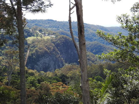 Mt Tamborine Motel - Hobart Tourism 0