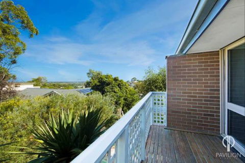 Ocean Groovers Getaway - Hobart Tourism 1