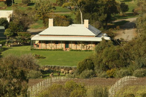 Oliver's White Hill Bed And Breakfast - Hobart Tourism 1