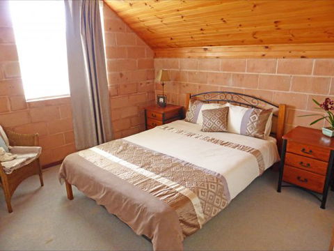 Oriental At Orient Point - Tourism TAS 9