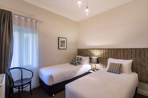 Oscar's On The Yarra - Hobart Tourism 5