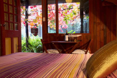 Red Poles Bed And Breakfast - Hobart Tourism 1