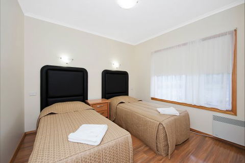 Reef View Apartments - Tourism TAS 2