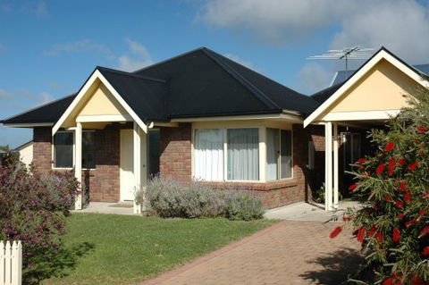 Seashells Apartments Unit 2 - Tourism TAS 1