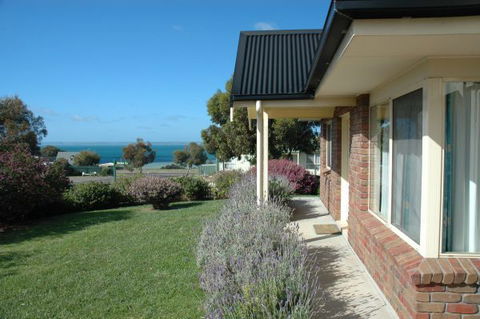 Seashells Apartments Unit 2 - Tourism TAS 4