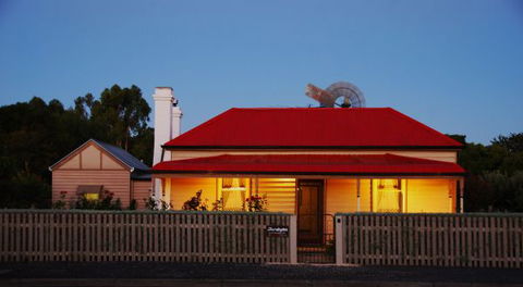 Shurdingtons Cottage - Hobart Tourism 1