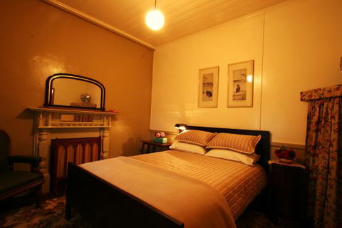 Shurdingtons Cottage - Hobart Tourism 3