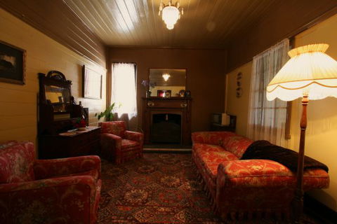 Shurdingtons Cottage - Hobart Tourism 4