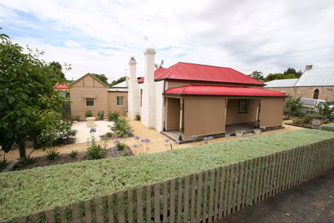 Shurdingtons Cottage - Hobart Tourism 6