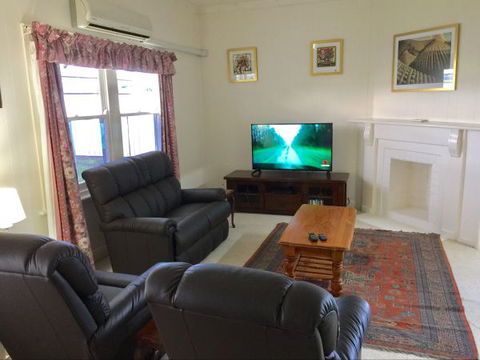 Smith Street Cottage - Tourism TAS 7
