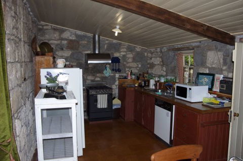 Tara Cottage - Hobart Tourism 2