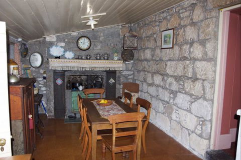 Tara Cottage - Hobart Tourism 3