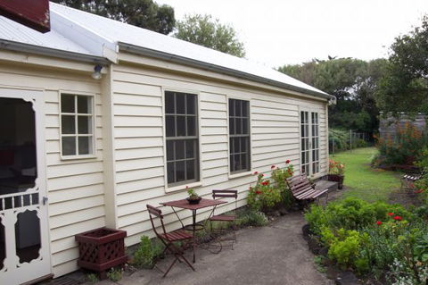 Tara Cottage - Hobart Tourism 5