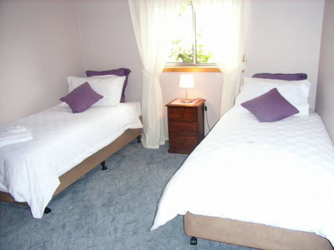 Three Hut Point Waterfront Accommodation - Tourism TAS 1