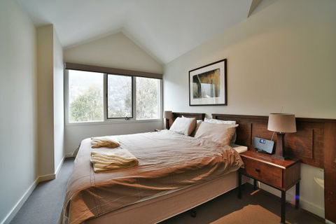 Wintergreen 5 - Tourism TAS 4