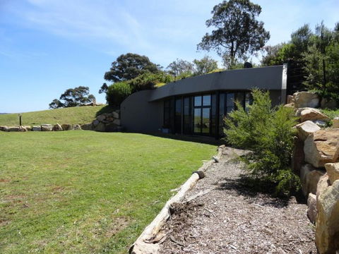 Down To Earth Farm Retreat - Hobart Tourism 4