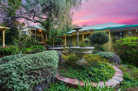 Bendigo Cottages Bed And Breakfast - Tourism TAS 0